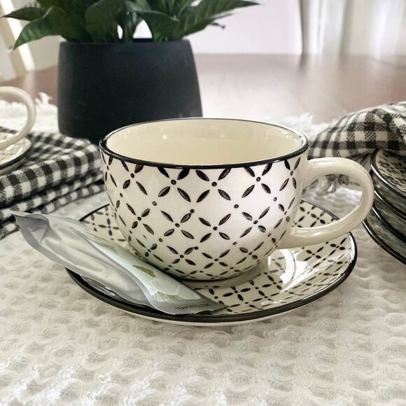 Set/2 Pattern Tea Cups & Saucers - Picture 5 of 8